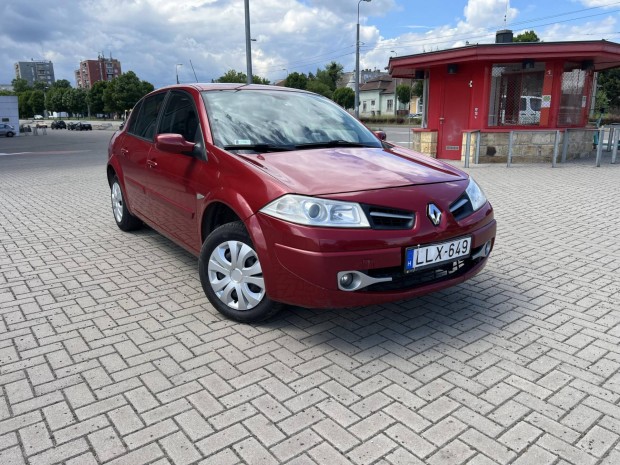 Renault Megane Limousine 1.4 Base 1.Tulajtól.22...