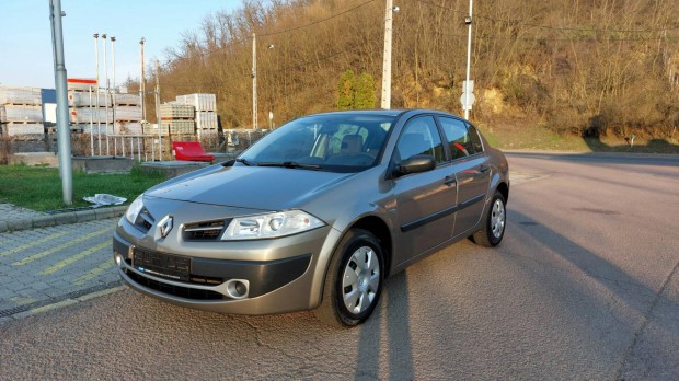 Renault Megane Limousine 1.4 Base Szép És Jó!!!