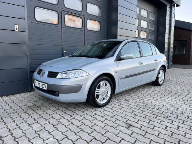 Renault Megane Limousine 1.6 Privilege (Automat...