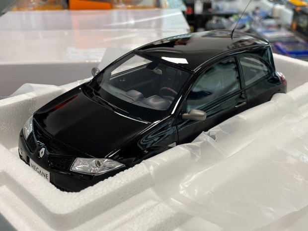 Renault Megane RS Phase 2 2005 1:18 1/18 Otto Mobile OT1054 resin