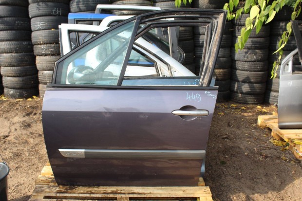 Renault Mégane Sc. bal első ajtó komplett(449)