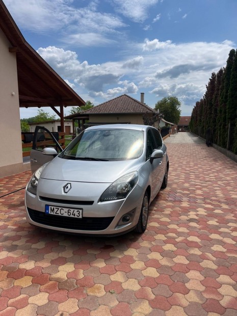 Renault Megane Scenic 1.5diesel Jelenleg kis Thg