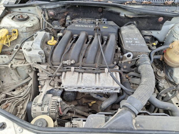 Renault Megane bontdik 
