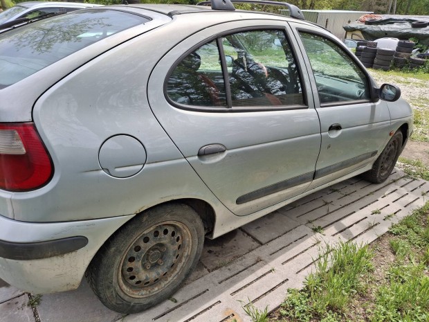 Renault Megane szrke bontdik