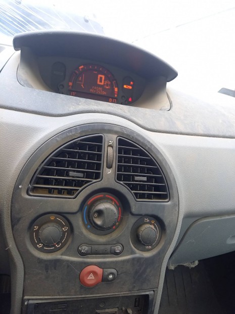 Renault Modus 1.5dci törötten alkatrésznek eladó.