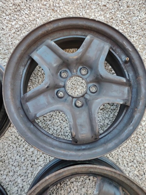 Renault Nissan lemez acélfelni 5*114,3 R16 felni