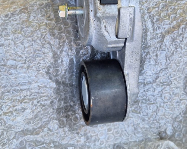 Renault Preium Dxi hosszbordas szij automata feszito.