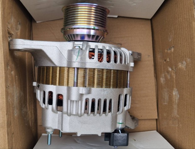Renault Premium generator 7485013330