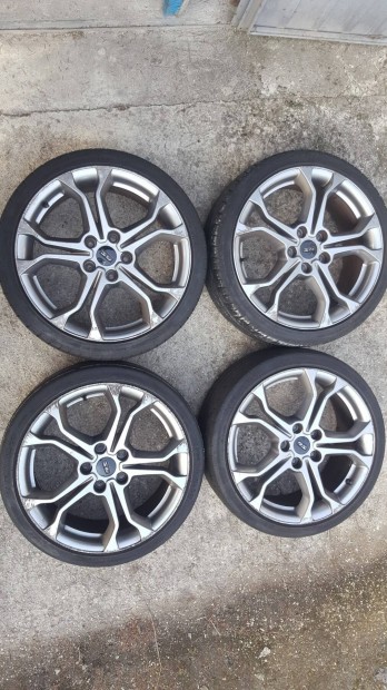Renault RS Alufelnik gumikkal 5x114,3 205/40R18