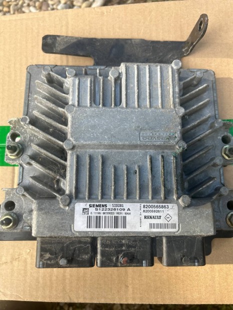 Renault SID 301 motirvezerl 8200565863 S122326109 A