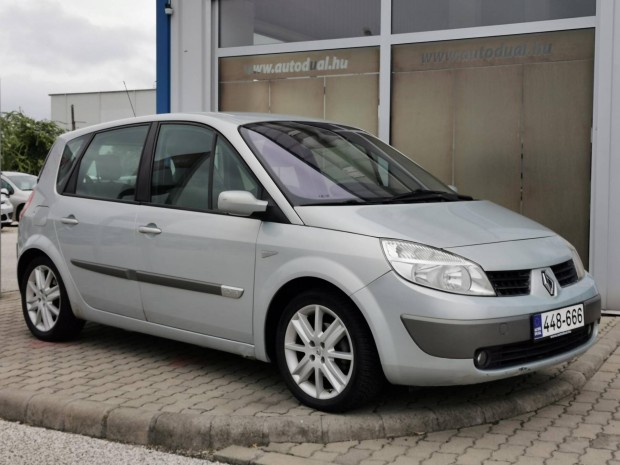 Renault Scenic 2.0 Dynamique PLUS