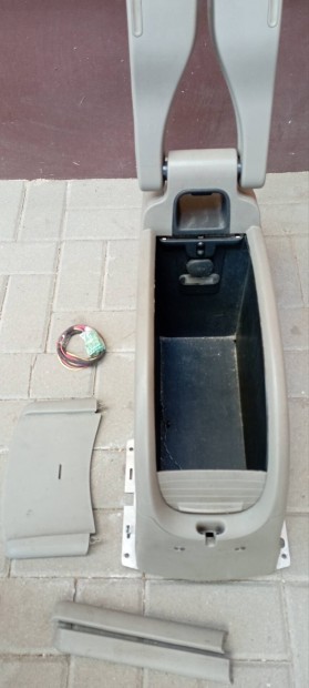 Renault Scenic II első kartámasz eladó