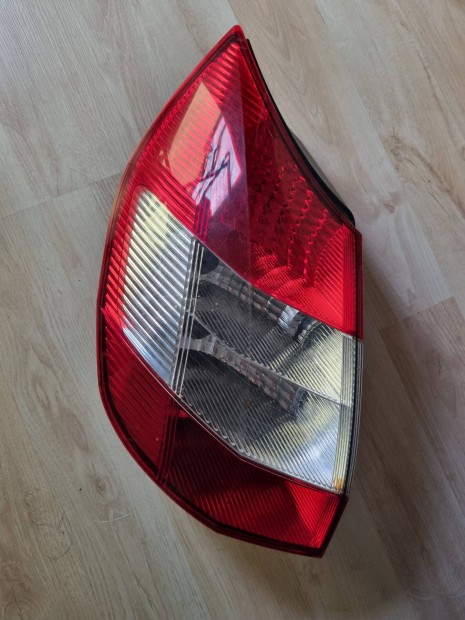 Renault Scenic bal hats lampa. 