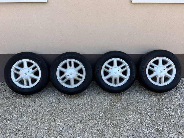 Renault Scenic gy�ri alufelni ny�ri gumikkal!