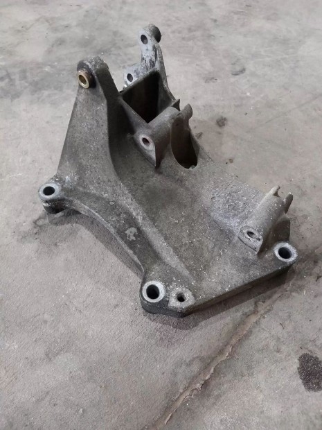 Renault TRAFIC Opel VIVARO 01- Gener�tor tart� r�gz�t� konzol bak 6436