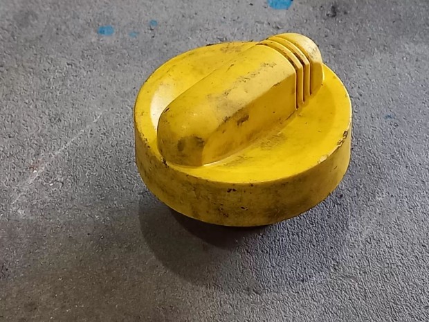 Renault TRAFIC Opel VIVARO 01- Szelepfed�l olajbe�nt� kupak sapka 8124