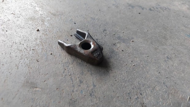 Renault TRAFIC Opel VIVARO 06- Porlaszt� lefogat� leszor�t� vas 7317