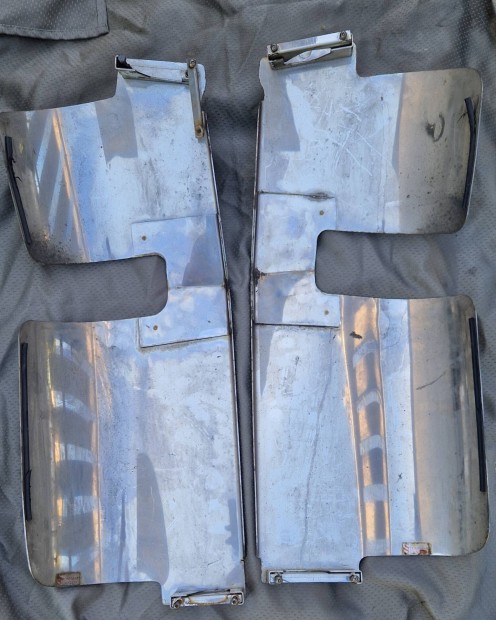 Renault T, C, K modellhez inox tukorvedo burkolat.