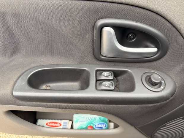 Renault Thalia I 1.2 16 V bal első Ablakemelő kapcsoló