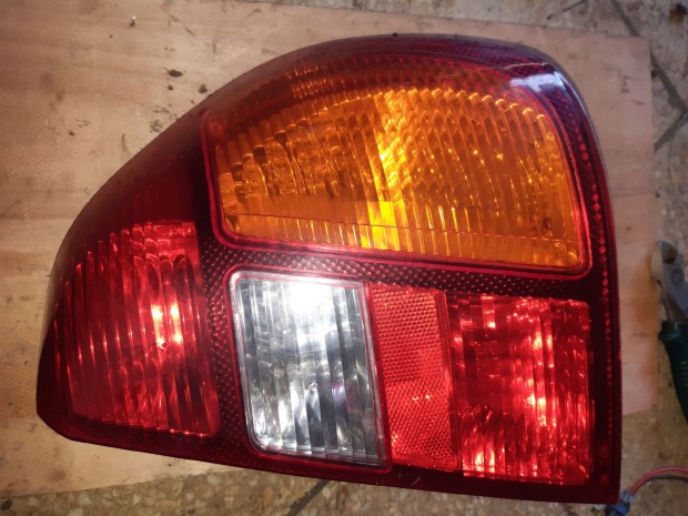 Renault Thalia I Jobb H�ts� L�mpa