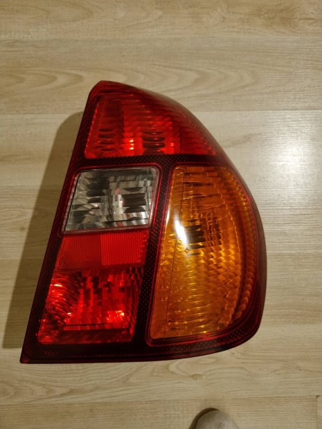 Renault Thalia jobb hats lampa.