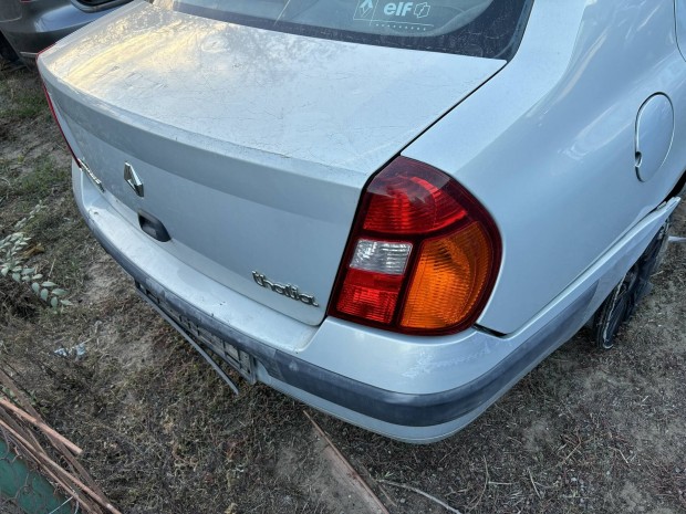 Renault Thália lámpa lökhárító csomagtér ajtó