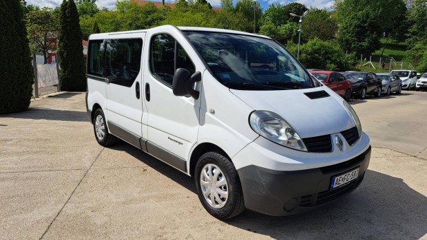 Renault Trafic 2.0 dCi L1H1P1 Passenger 9 Szem...