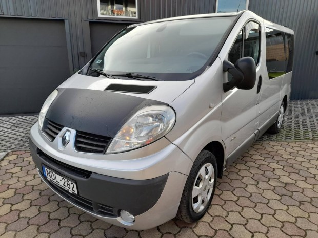 Renault Trafic 2.0 dCi L1H1P1 Passenger Kifogs...