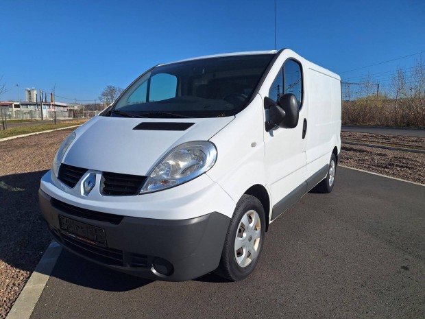 Renault Trafic 2.0 dCi L1H1P1 folyamatosan szer...