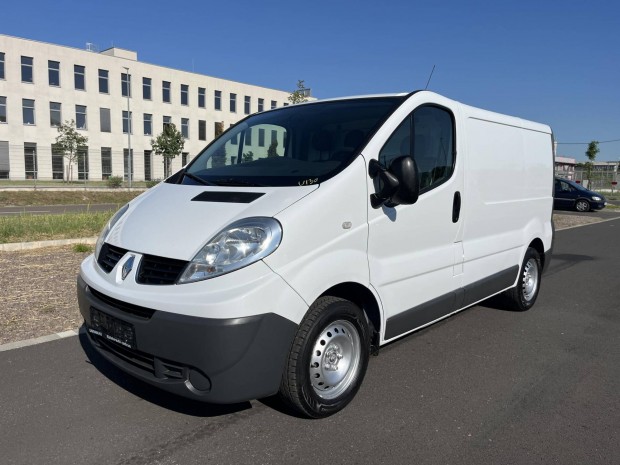 Renault Trafic 2.0 dCi L1H1 Business végig veze...