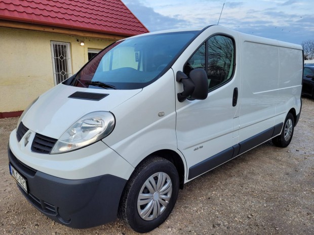 Renault Trafic 2.0 dCi L2H1P2 Hossztott Magyar...