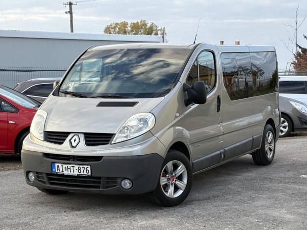 Renault Trafic 2.0 dCi L2H1P2 Passenger Magyaro...