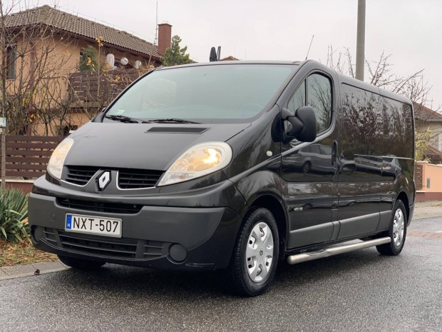 Renault Trafic 2.0 dCi L2H1P2 Passenger Privile...