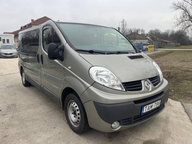 Renault Trafic 2.0 dCi L2H1P2 Passenger // Hoss...