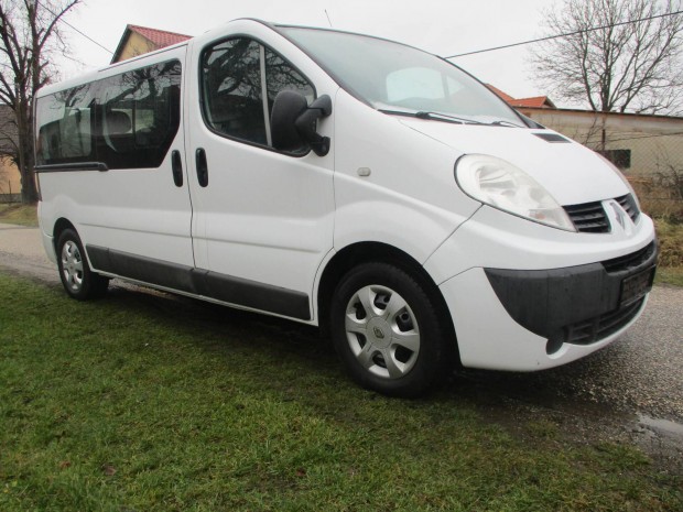 Renault Trafic 2.0 dCi L2H1P2 Passenger sz�p