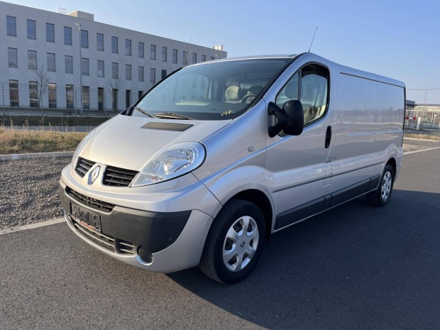 Renault Trafic 2.0 dCi L2H1P2 folyamatosan szer...