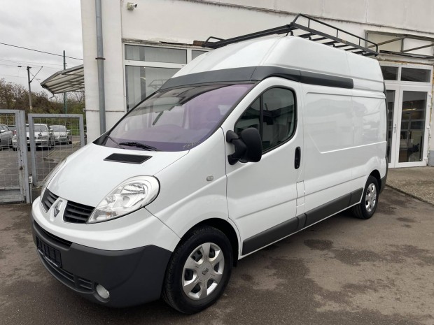 Renault Trafic 2.0 dCi L2H2P2 vgig vezetett sz...