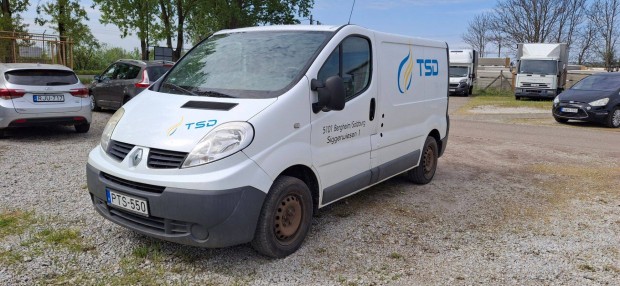 Renault Trafic 2.0 dizel kishaszonjármű