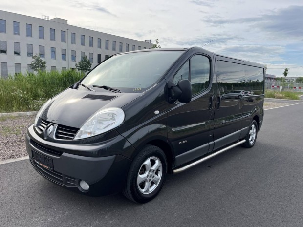 Renault Trafic 2.5 dCi L2H1 Cool vgig vezetett...