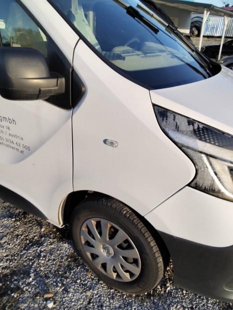 Renault Trafic III facelift motorhztet srvd fnyszr lkhrt