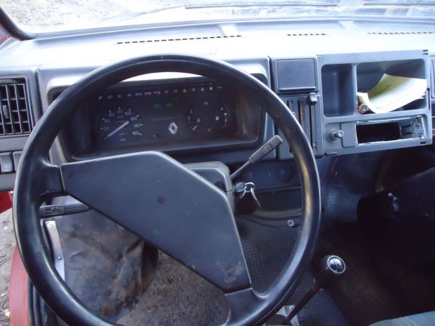 Renault Trafic Mk1 (1990) 2.1 diesel motor elad