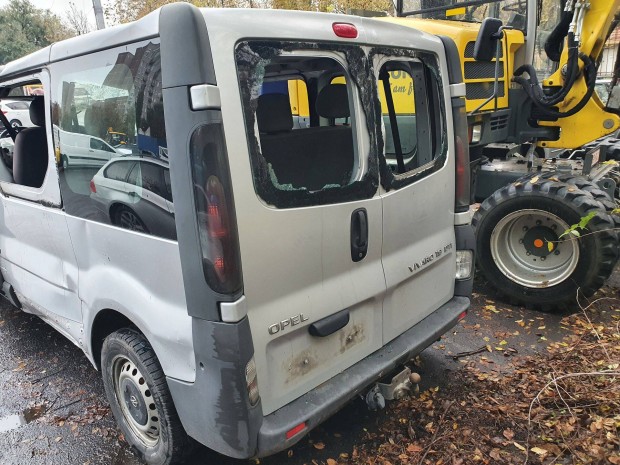 Renault Trafic Opel Vvaro Nissan primastar gyri vonhorog elad