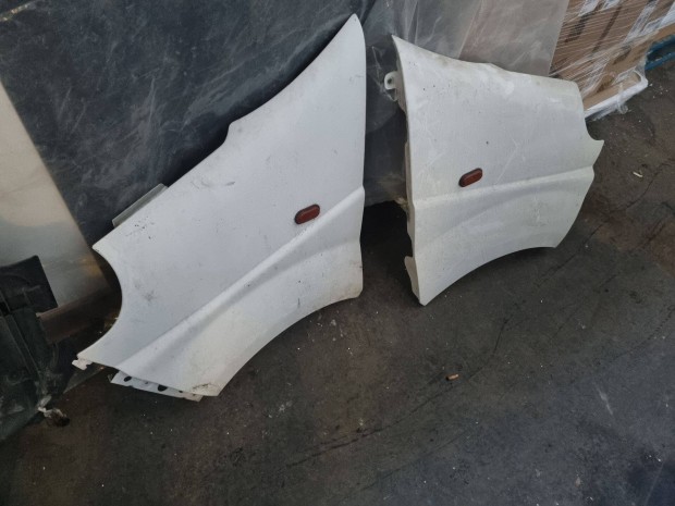 Renault Trafic Opel Vivaro Primastar első sárvédő