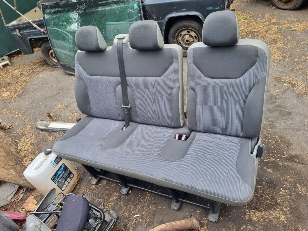 Renault Trafic Opel Vivaro Primastar középső / hátsó üléssor