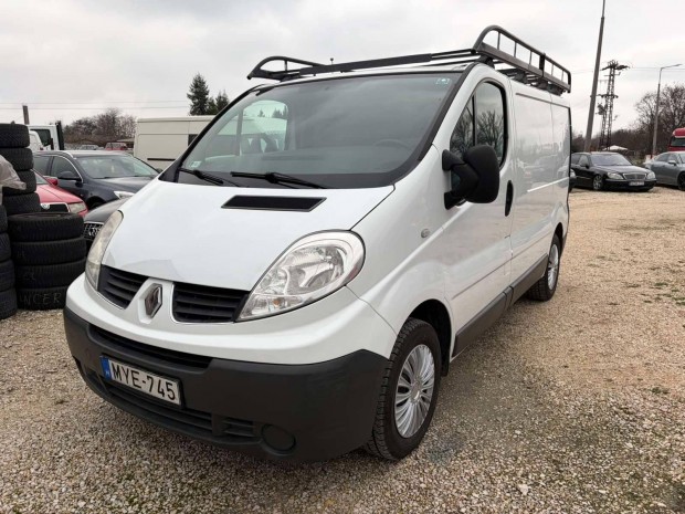 Renault Trafic friss m�szakival - �f�s