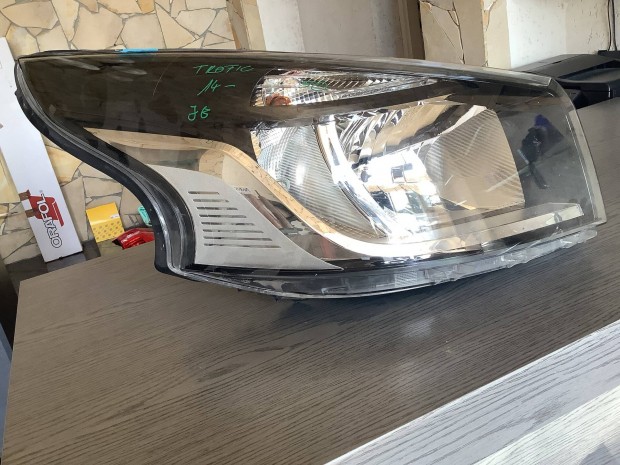 Renault Trafic jobb fényszóró