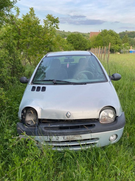 Renault Twingo autroncs (egyben, nem bontott) alkatrsznek