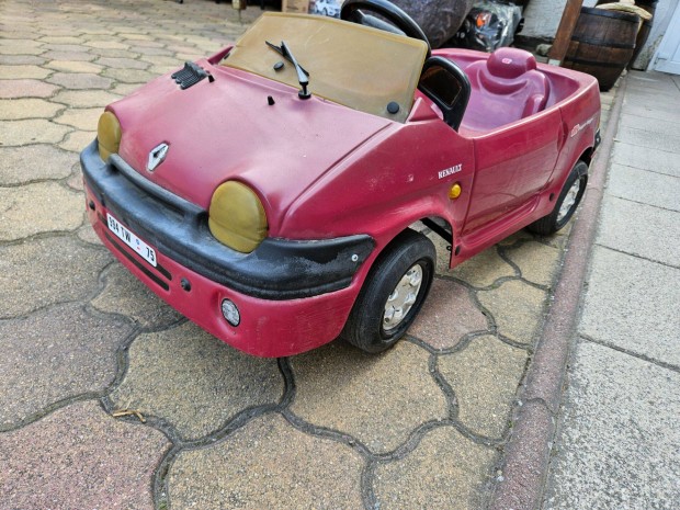 Renault Twingo lbbal hajts gyerek aut