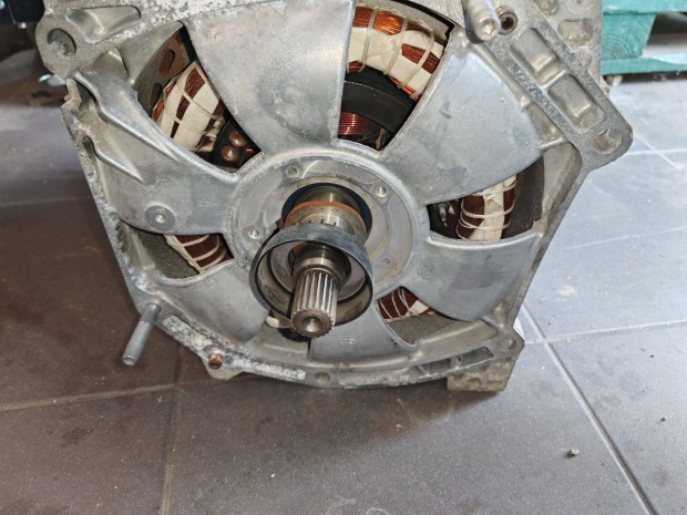 Renault Zoe 136 LE villanymotor (haszn�lt) 290100071R 5AQ-605