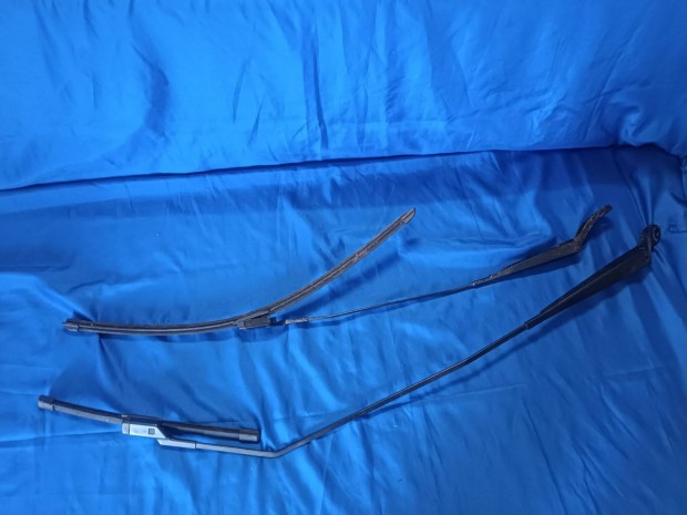 Renault Zoe ablakt�rl� lap�t karral eredeti